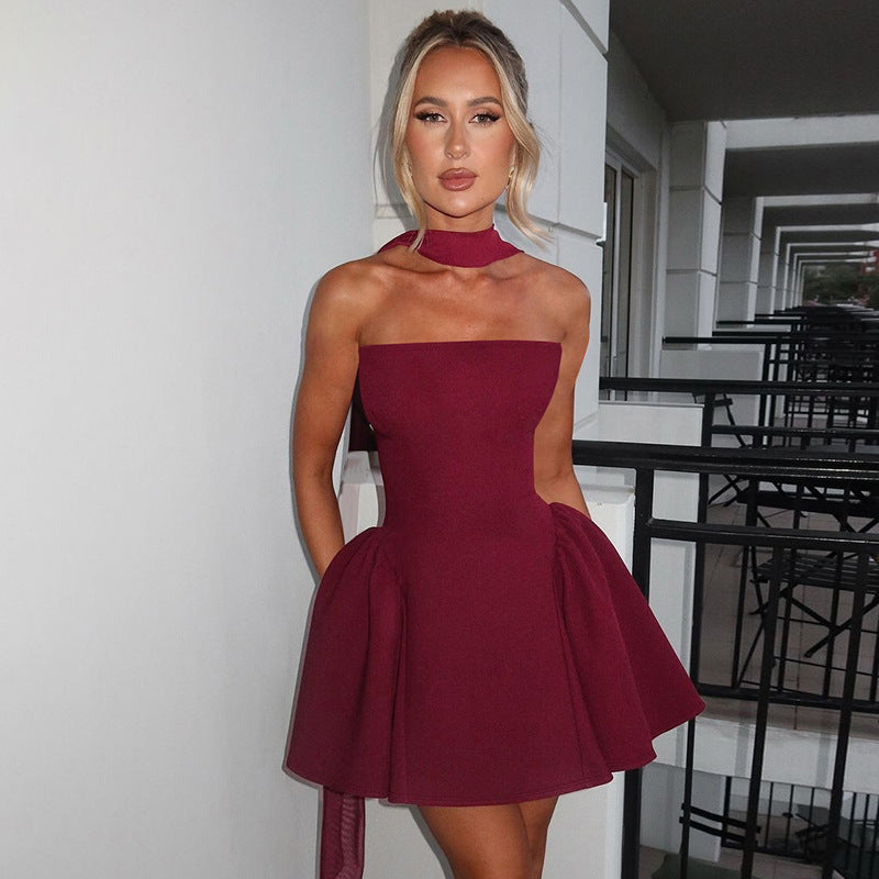 Robe sexy, courte tendance avec fermeture éclair à dos