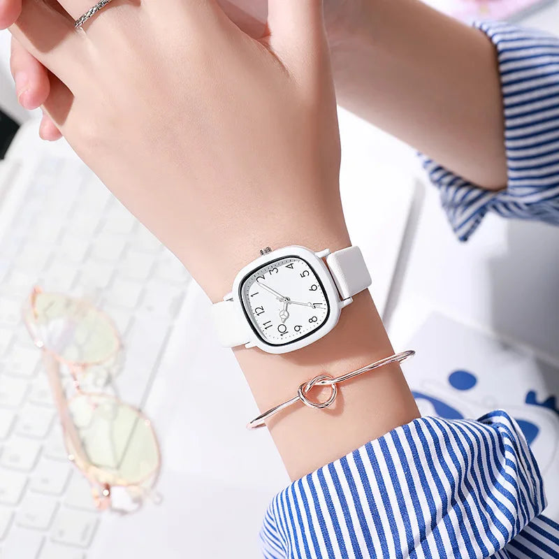 Women's fashion square quartz watch with silicone strap, student wristwatch - Women's Glam Universe